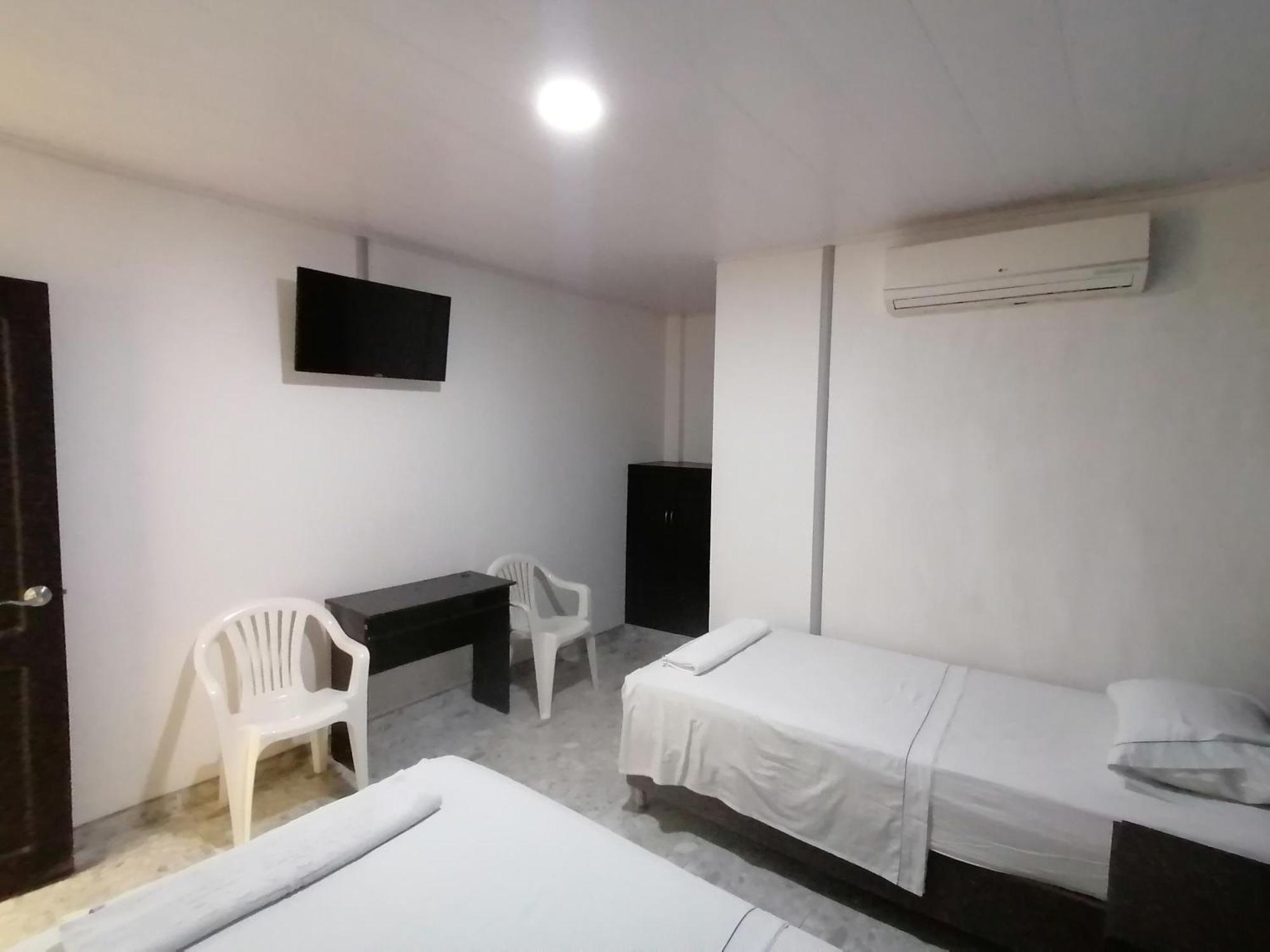 יופאל Hotel Bucare מראה חיצוני תמונה